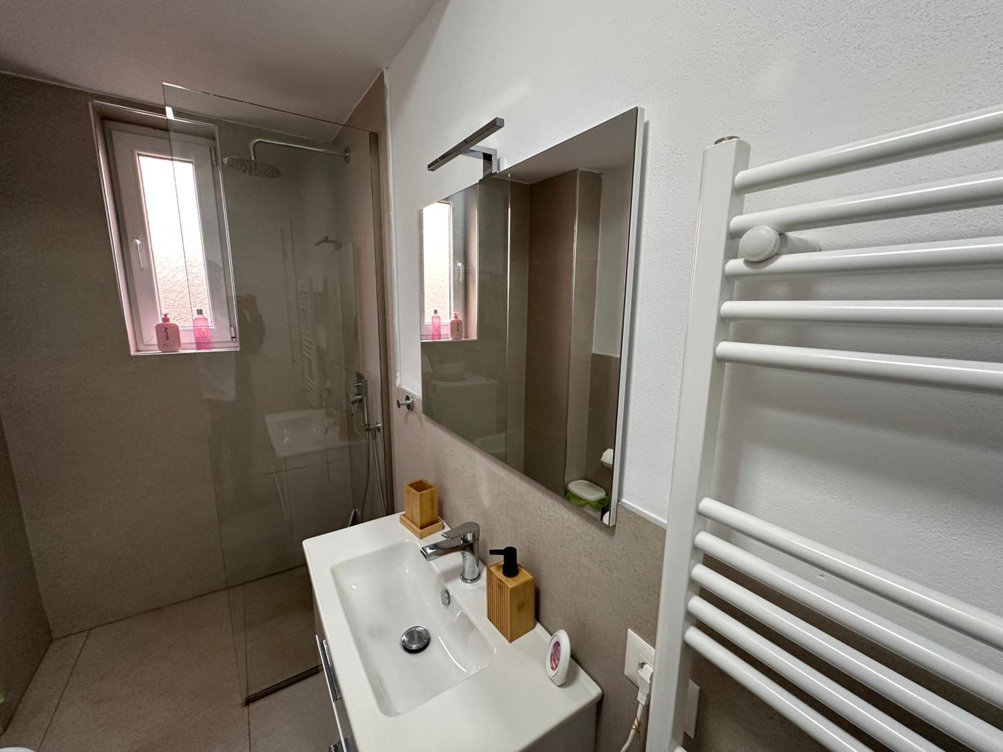 Cosy Staycation Тирана Екстер'єр фото