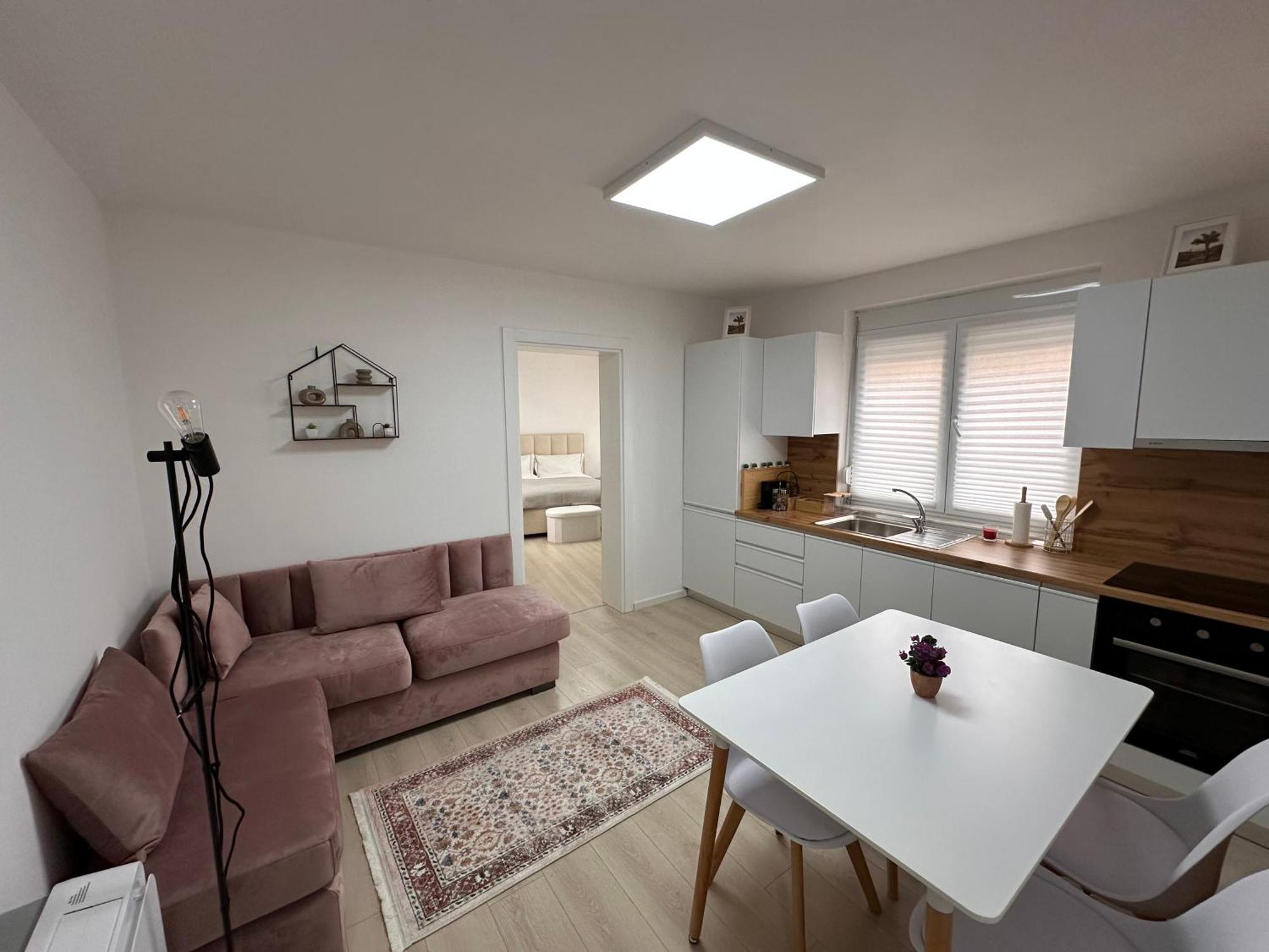 Cosy Staycation Тирана Екстер'єр фото